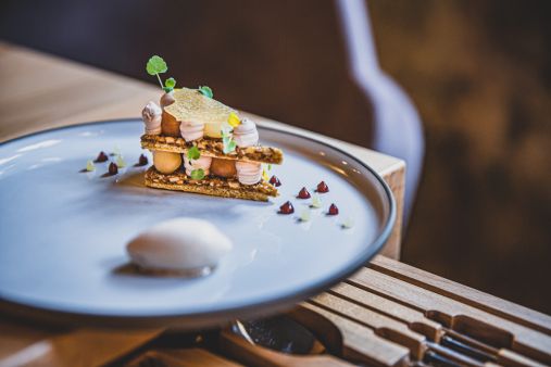 Dessertbeispiel: Nuss - Birne - Rotwein